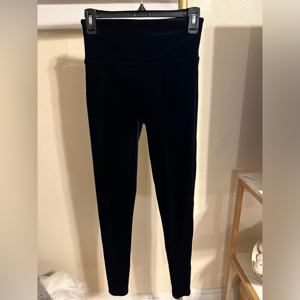 Black Spanx velvet leggings size medium
